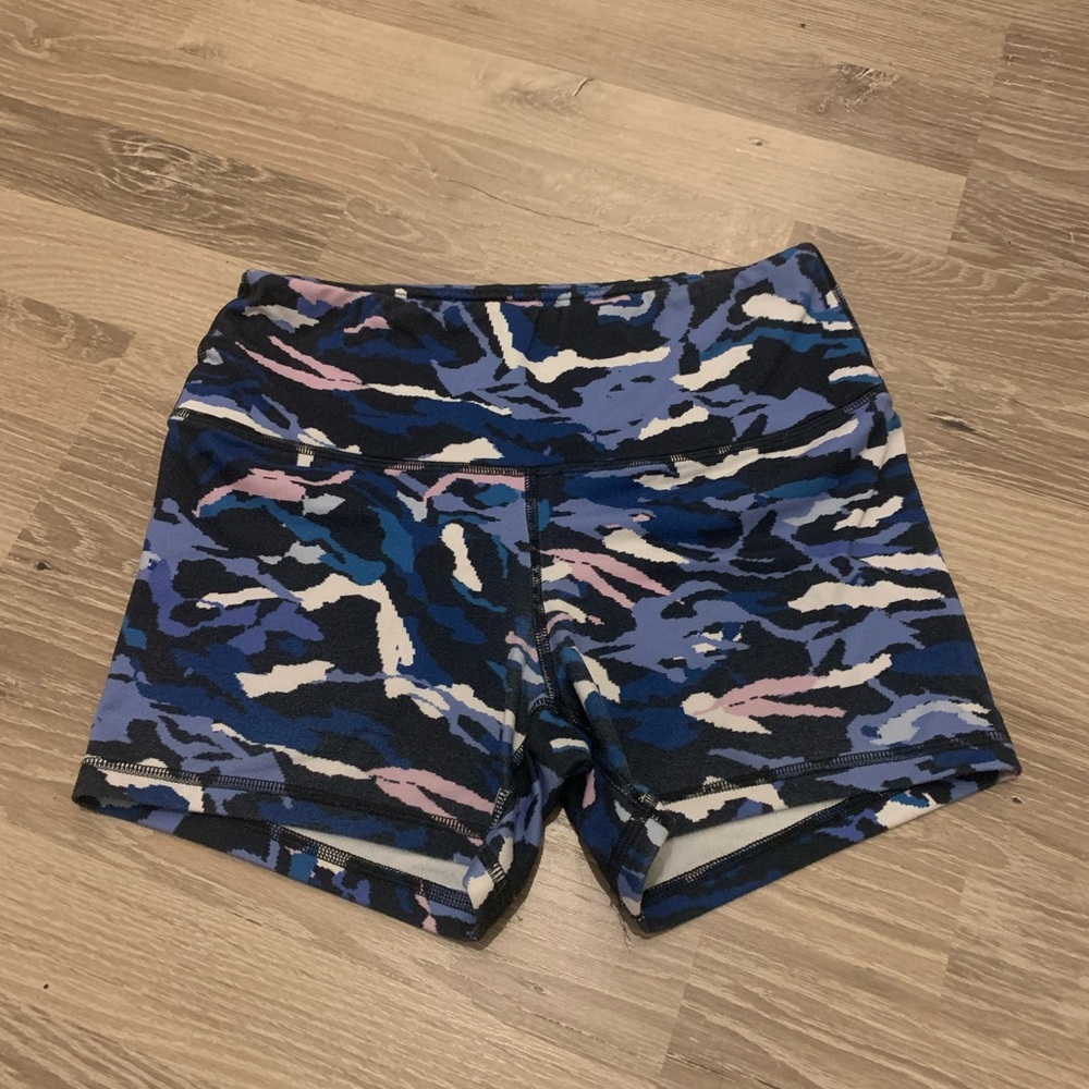 FLEO Women’s Power High Rise Blue Camo Workout Shorts